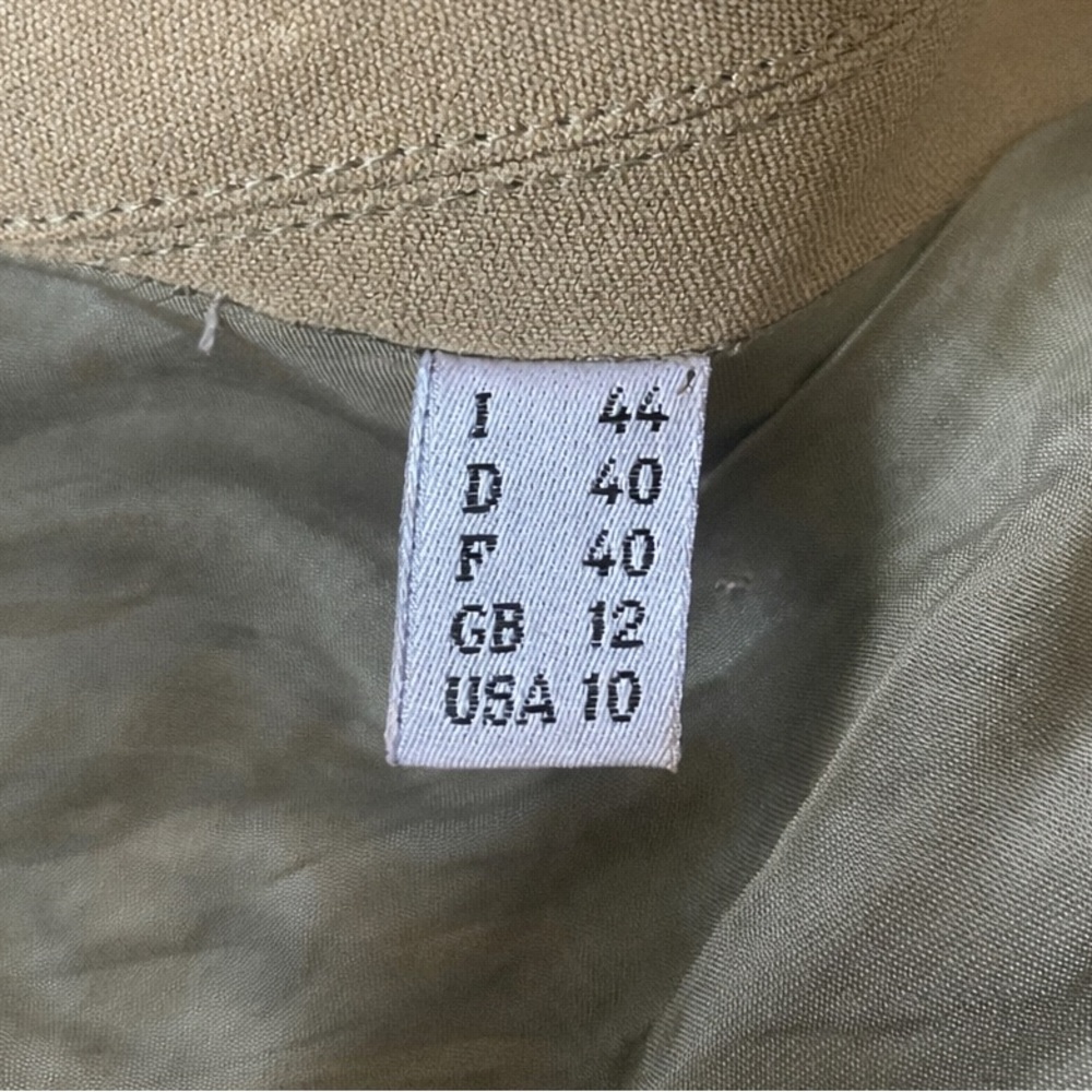 Vintage MOSCHINO Cheap & Chic Beige Belted Jacket Size 10 - Picture 10 of 10